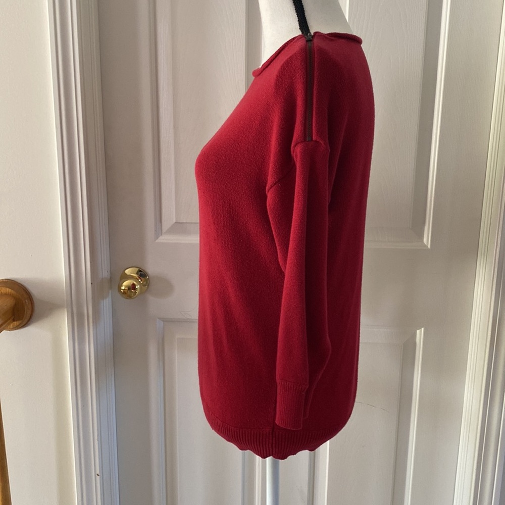 22:10 - Gap 3/4 sleeve Sweater - Picture 4 of 13